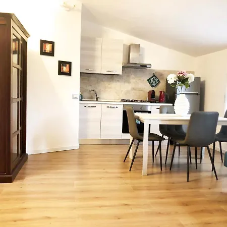Guest house Algherolux -free Secure Gated Parking For Cars And Motorbikes Alghero