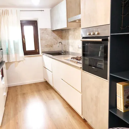 Algherolux -free Secure Gated Parking For Cars And Motorbikes Guest house