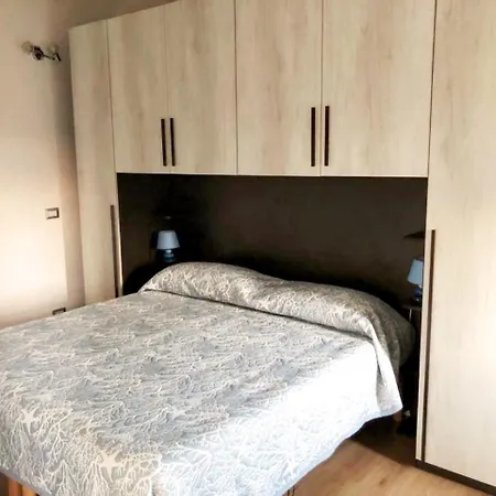 Guest house Algherolux -free Secure Gated Parking For Cars And Motorbikes